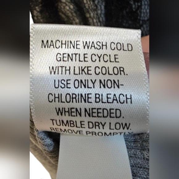 Apt. 9 - NWT Black Lace w/ Gray Tank Top. - Picture 6 of 6